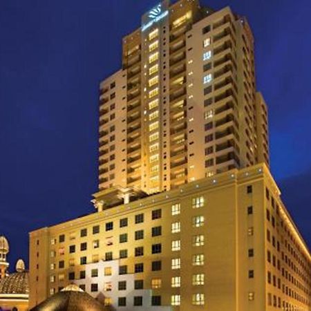 New Town Resort Suites At Pyramid Tower Субанг Джая Екстериор снимка